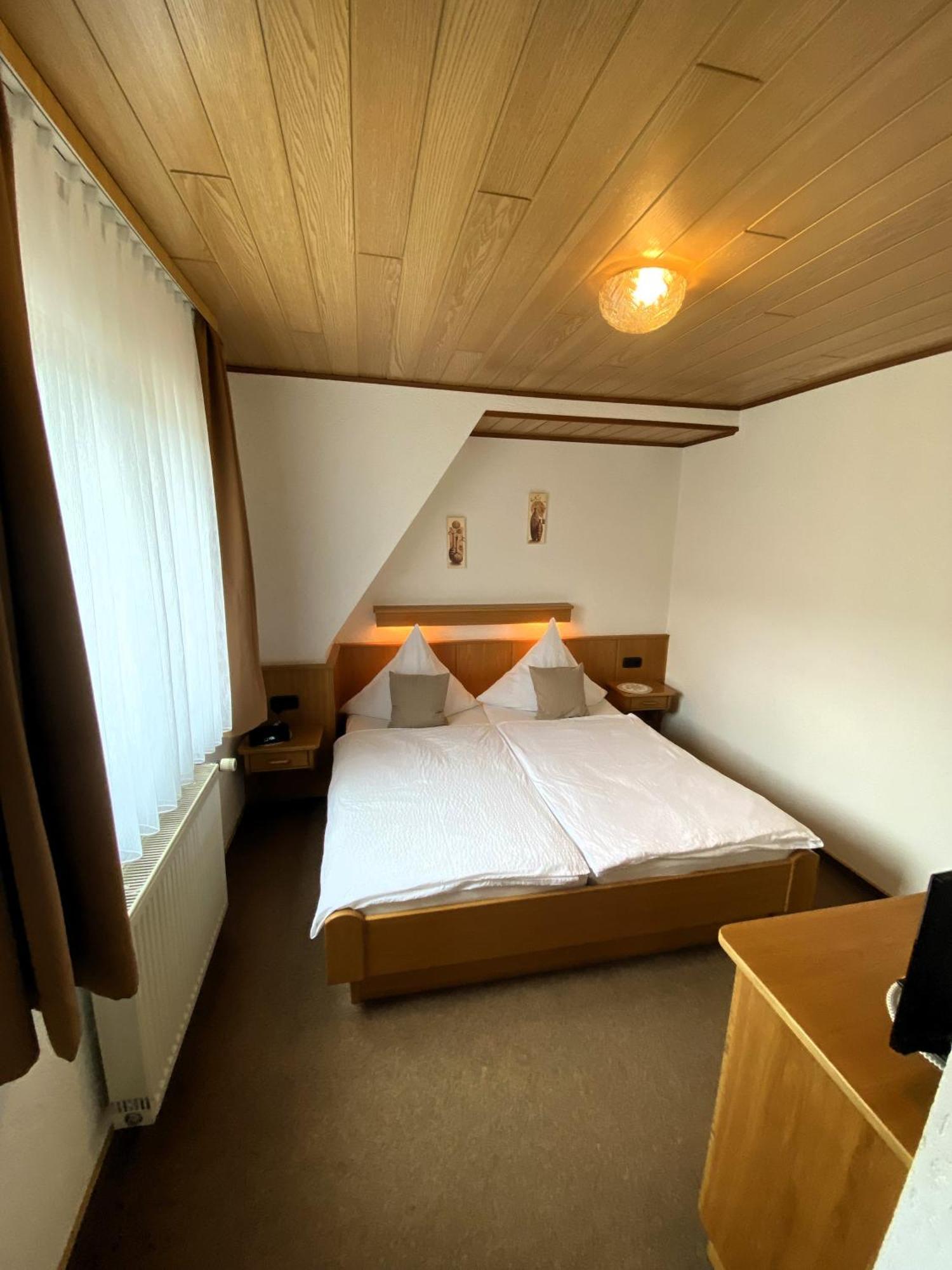 Pension Milberg Assmannshausen Rüdesheim am Rhein Buitenkant foto